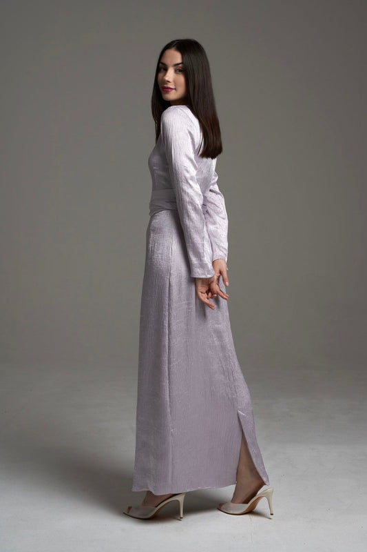 Straight line dress with belt